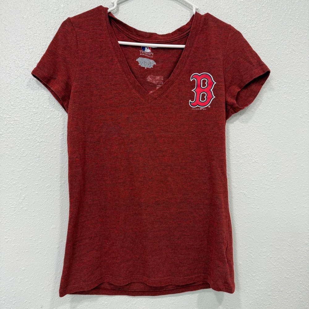 MLB Boston Red Sox Womens V-Neck T-Shirt Red Great Catch Graphic Size M